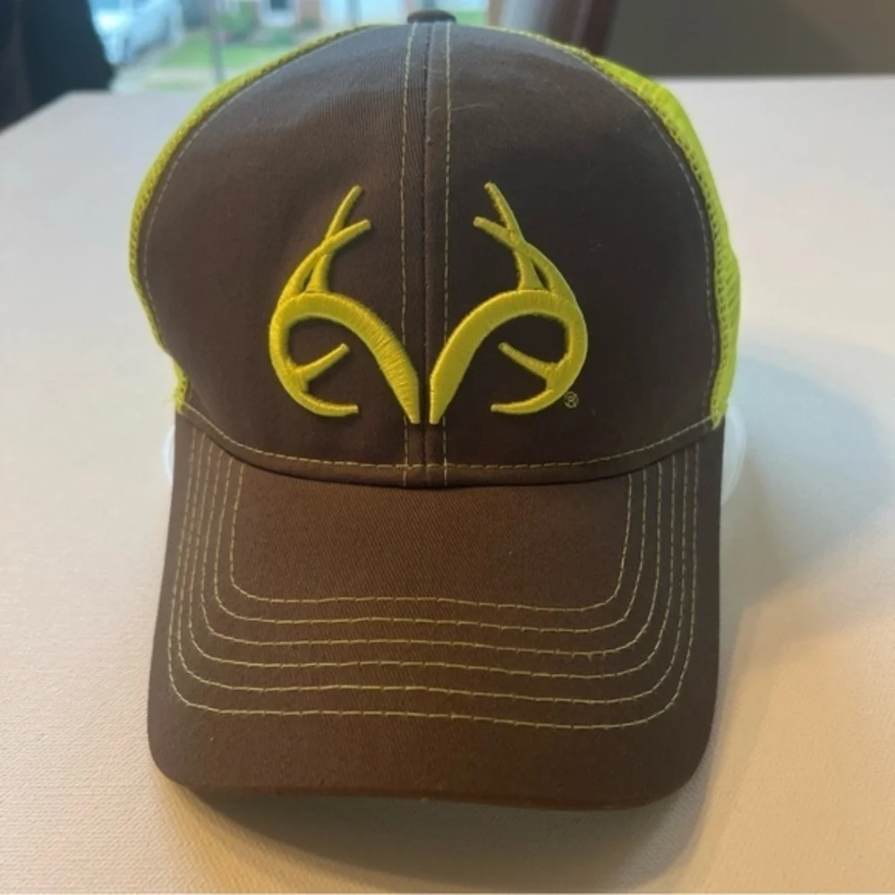 NWOT Realtree Outfitters Gray/Yellow Mesh Embroidered Adjustable Cap Hat (A1) 🔥